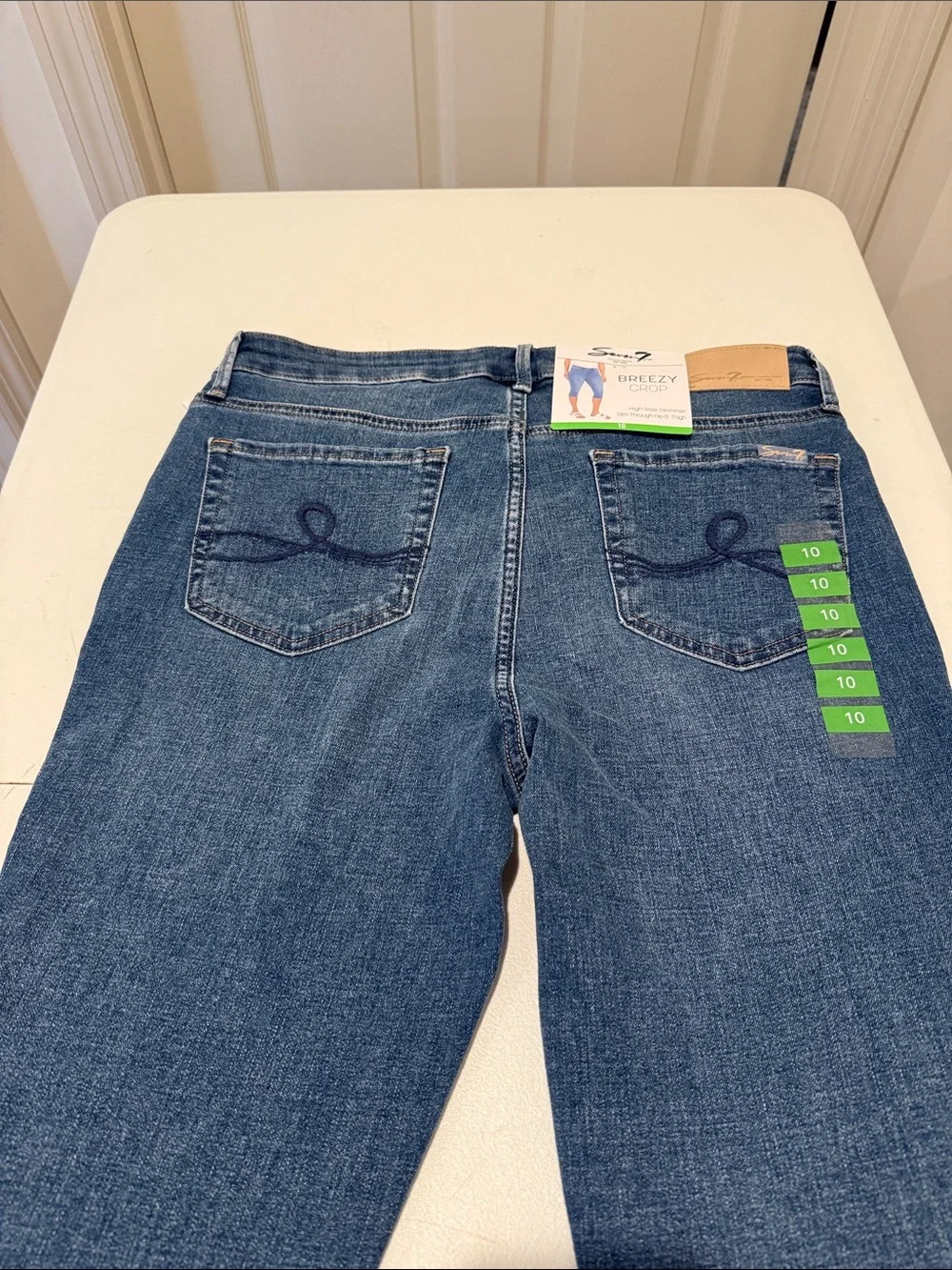 NWT Seven7 Breezy Crop High Rise Skimmer Summer Jean 10 Beachy Bermuda Slimming